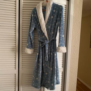 NWT fuzzy bath robe